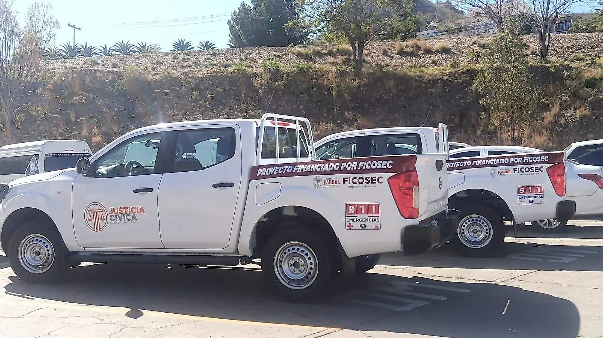 Camionetas donadas por FICOSEC